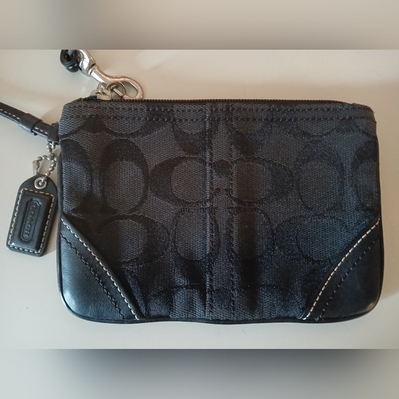 Coach Handbags - EUC Coach Black Wristlet
